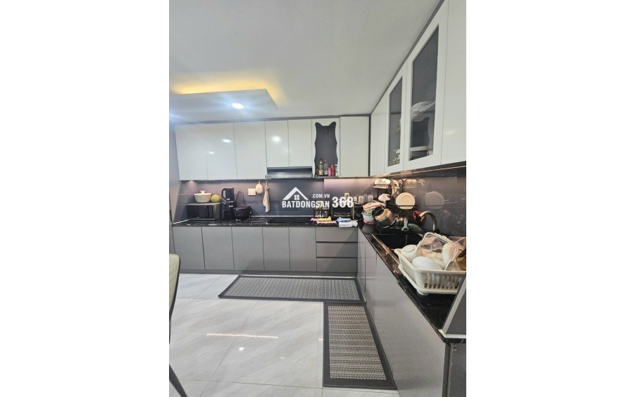 Bàn nhà Hẻm xe hơi ngay Trần Hưng Đạo, Quận 5, 68m2 5 tần 7PN, 13.2 tỷ